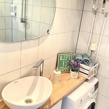 Hubane Kuelaliskorter Paernus Apartment *